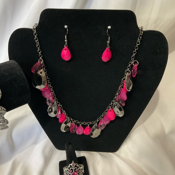 Paparazzi Women’s Jewelry Set Pink Gunmetal Fuchsia Necklace,Ring,Bracelet, NWOT - Picture 7 of 11